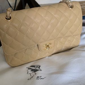 Chained quilted bag